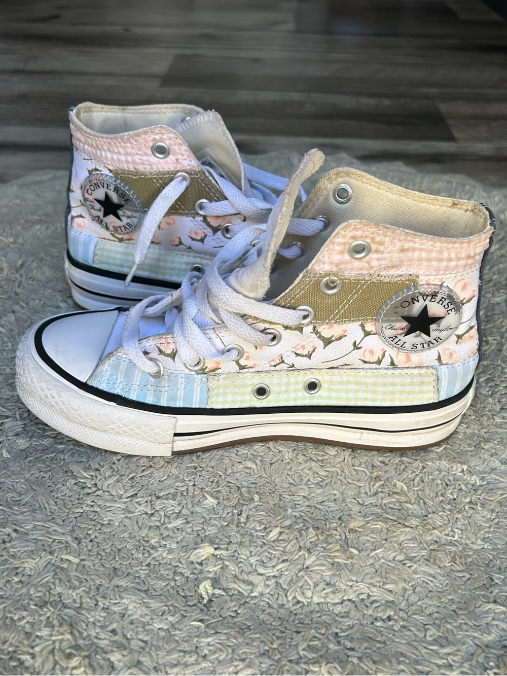 Converse patchwork hightop sneakers girls size 2  Pink blue
